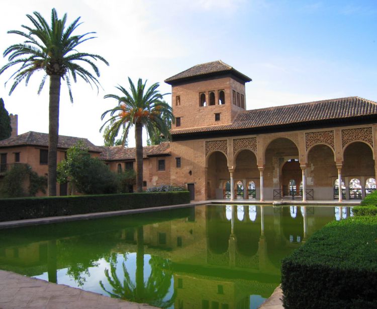 Tour Guiado por la Alhambra de Granada y el Generalife sin colas