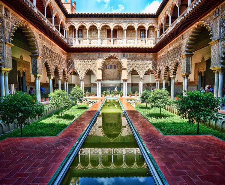 Guided Tour and Tickets to the Alcazar and Cathedral of Seville + Tour of the Santa Cruz Quarter