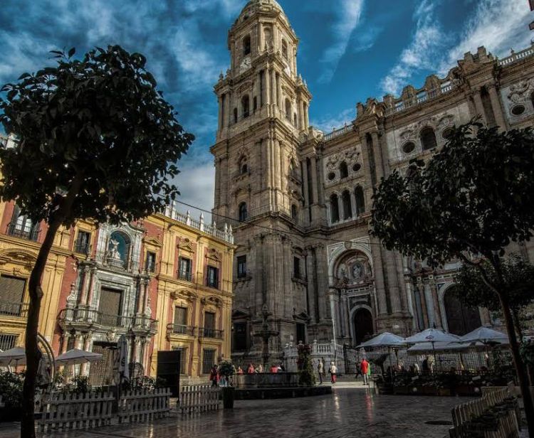 Malaga al calar della notte