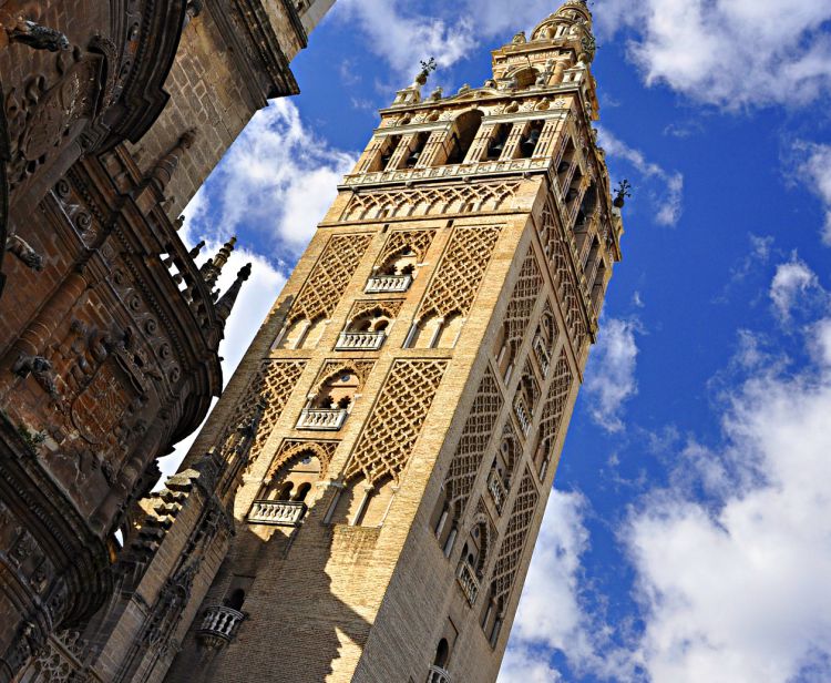 Tour con guida e biglietti per l'Alcazar e la Cattedrale di Siviglia + Tour del quartiere di Santa Cruz